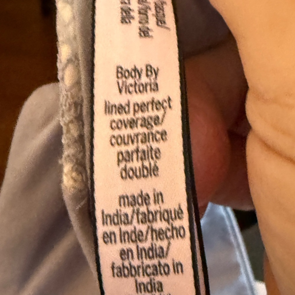 LOT 4 VICTORIA SECRET LINED PERFECT COVERAGE 34DD - Picture 9 of 10